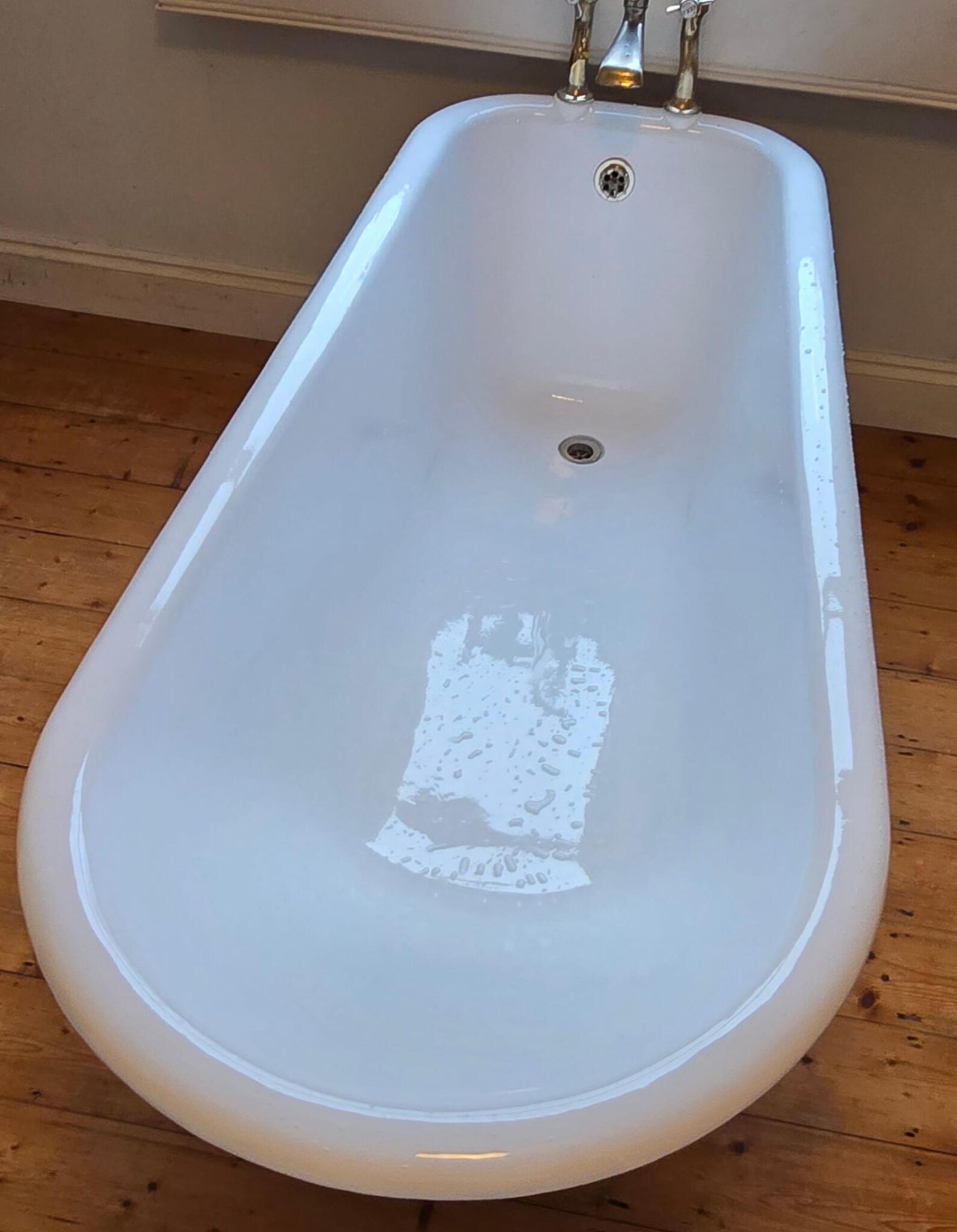 Cast iron bath re-enamelling and resurfacing in Weston-super-Mare
